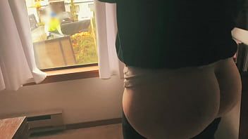 Riproduci Moglie amatoriale mostra il suo culo grasso ai paesaggisti