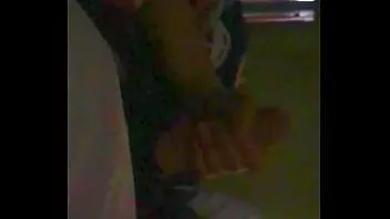 تشغيل زوجة مرحة تلعب مع قضيبي