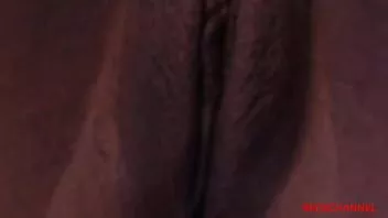 play Büyük göt al sikme ile bir büyük oyuncak içinde ona kedi