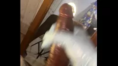 Reproducir Sensual sesión en solitario en el dormitorio universitario con una gran polla negra