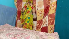 Reproduzir A estréia do estilo Dogi de Desi Newlywed