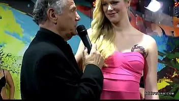 تشغيل عرقي cums الشرج وموانئ دبي في خلف الكواليس