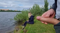 Reproducir Expositionist me arriesga a todo: masturbándose frente a una niña solitaria en la naturaleza