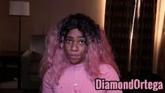 Odtwórz Przeżyj niesamowitą fantazję o kobiecej dominacji z Brandi Sweets, CoCo Kisses, Diamond Ortega, Gemini Lovell i Jazzy Jamison w tej międzyrasowej ekstrawagancji z uwielbieniem hebanowych tyłków.