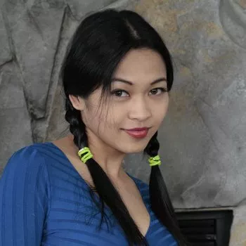 قناة Mika Tan