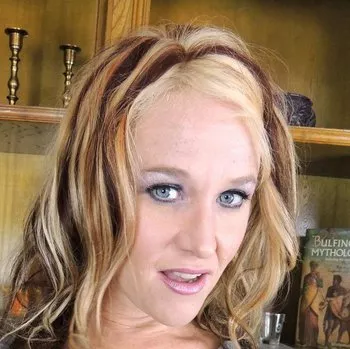Pornstar Dee Siren