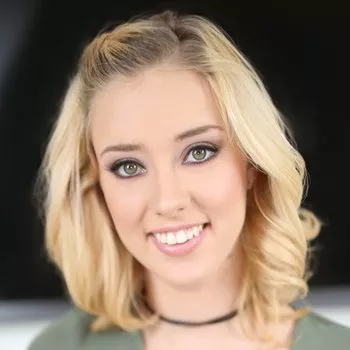 Pornostar Haley Reed