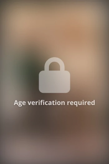 अभिनेता Adrienne Kiss