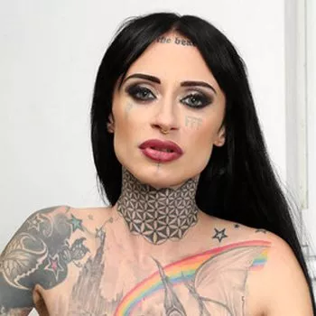 Actrita Sasha Beart